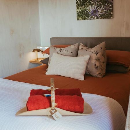 Готель Golden Bay Glamping Такака Екстер'єр фото